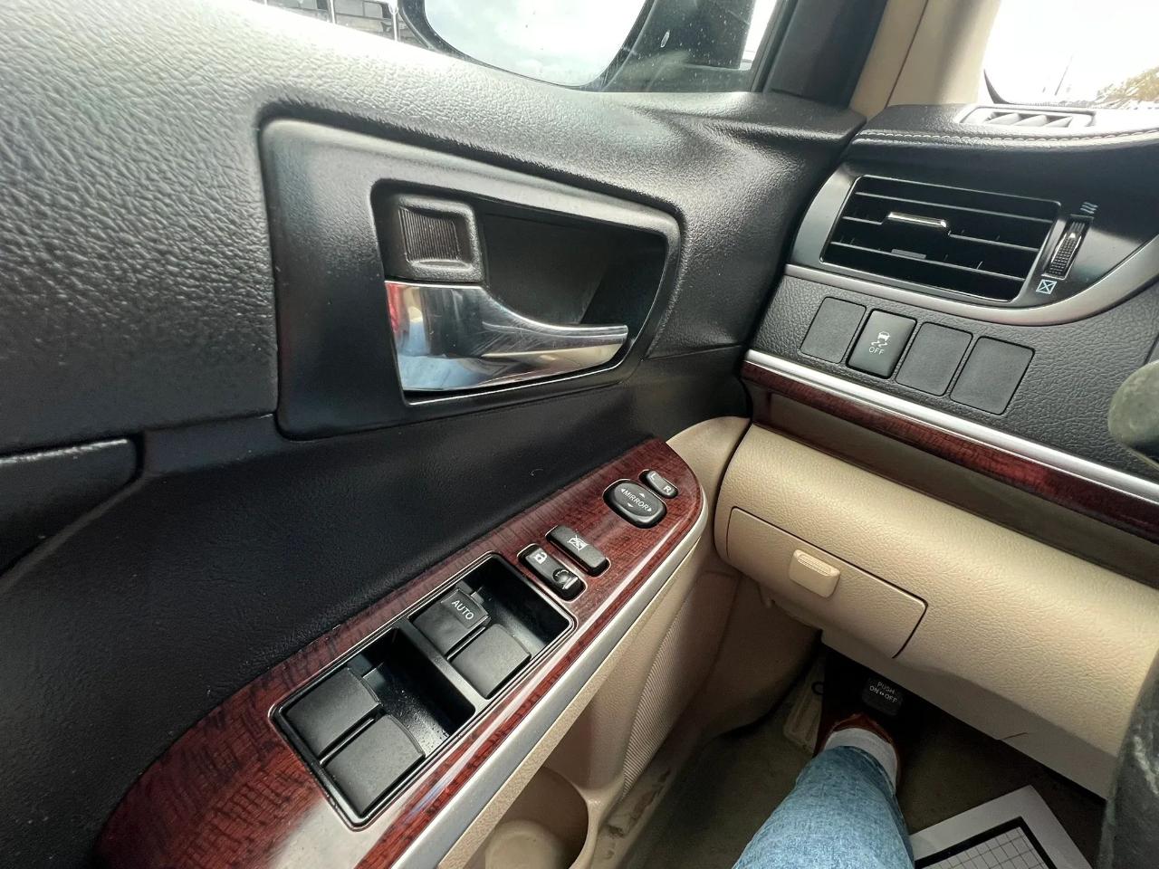 Toyota Camry 4dr Sdn I4 Auto XLE (Natl) 2013