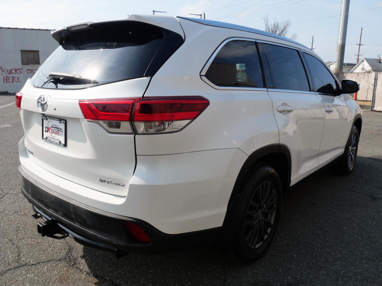 Toyota Highlander XLE V6 AWD (Natl) 2019