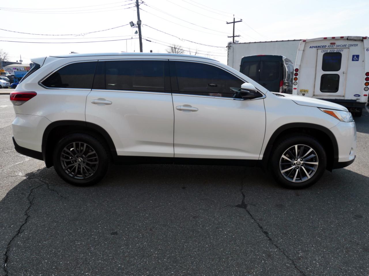 Toyota Highlander XLE V6 AWD (Natl) 2019