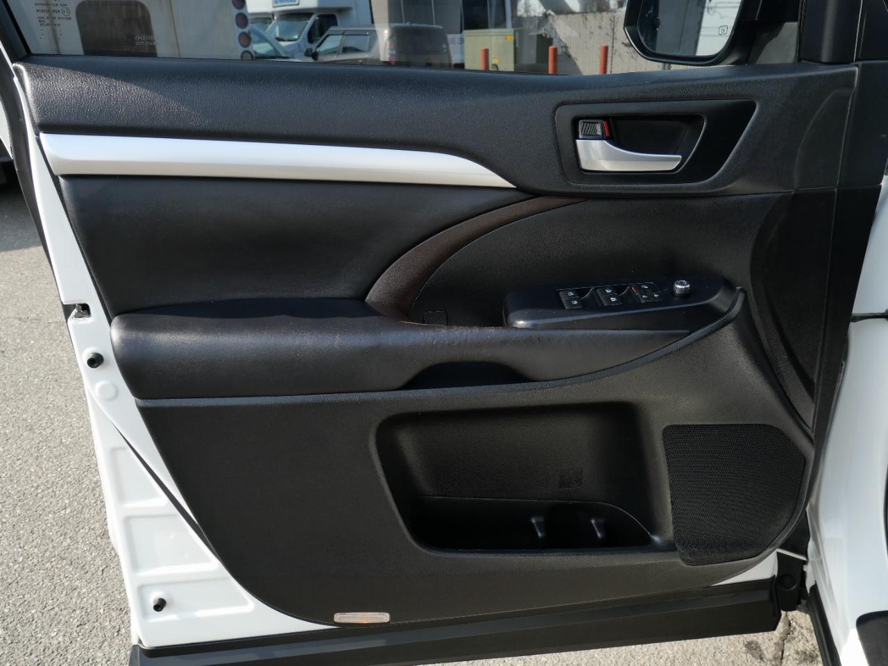 Toyota Highlander XLE V6 AWD (Natl) 2019