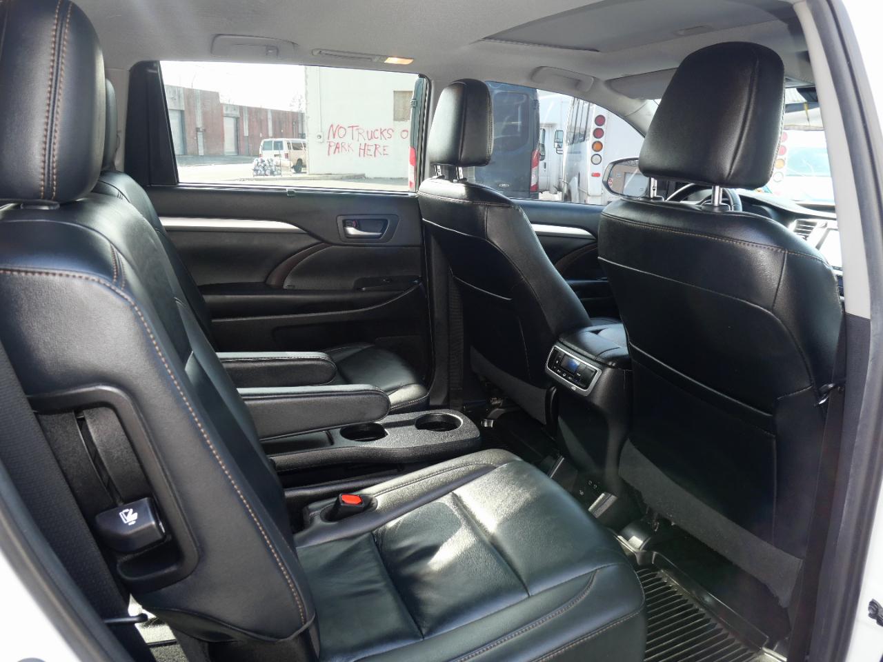 Toyota Highlander XLE V6 AWD (Natl) 2019