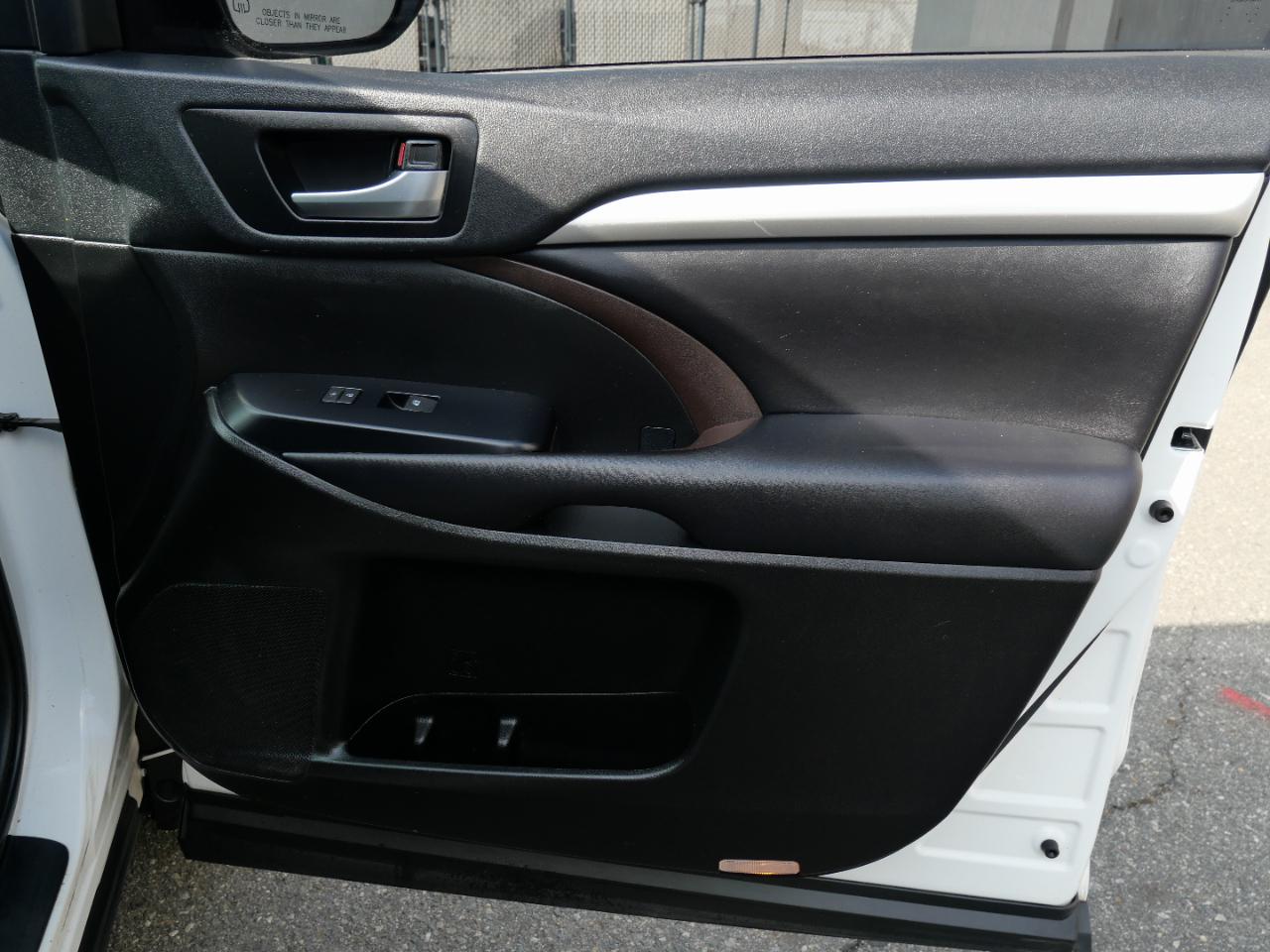 Toyota Highlander XLE V6 AWD (Natl) 2019