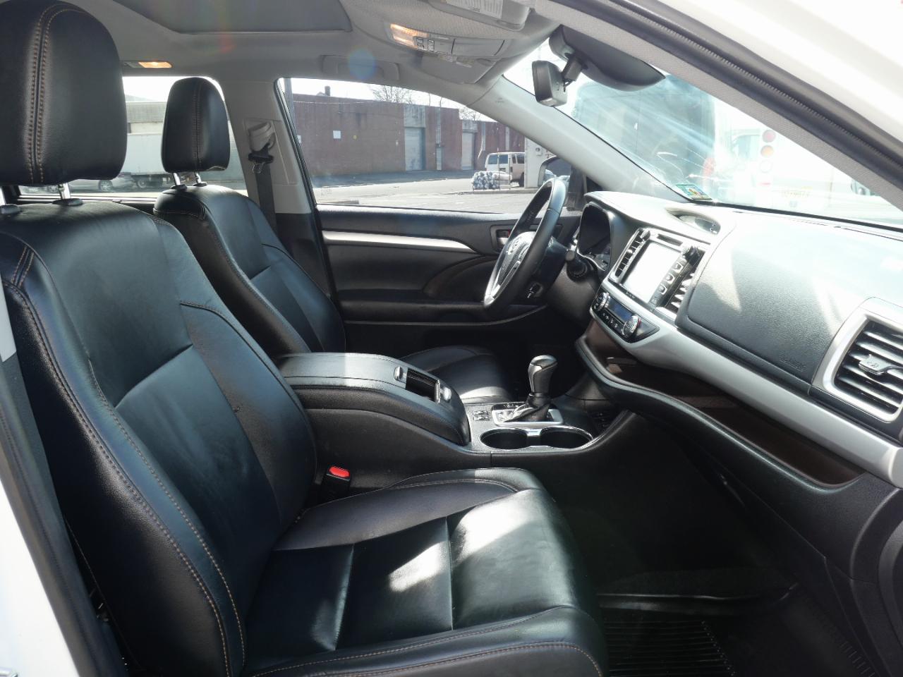 Toyota Highlander XLE V6 AWD (Natl) 2019