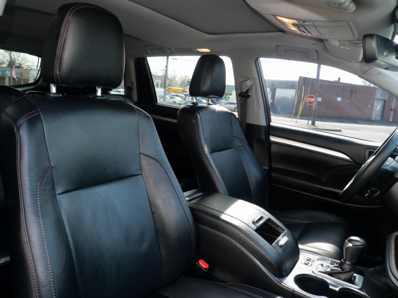 Toyota Highlander XLE V6 AWD (Natl) 2019