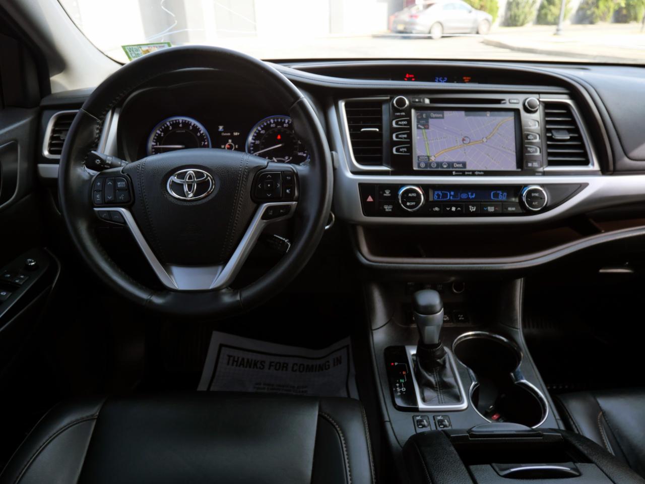 Toyota Highlander XLE V6 AWD (Natl) 2019