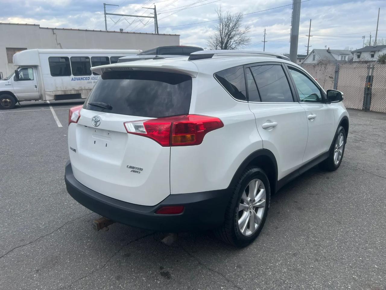 Toyota RAV4 AWD 4dr Limited (Natl) 2013