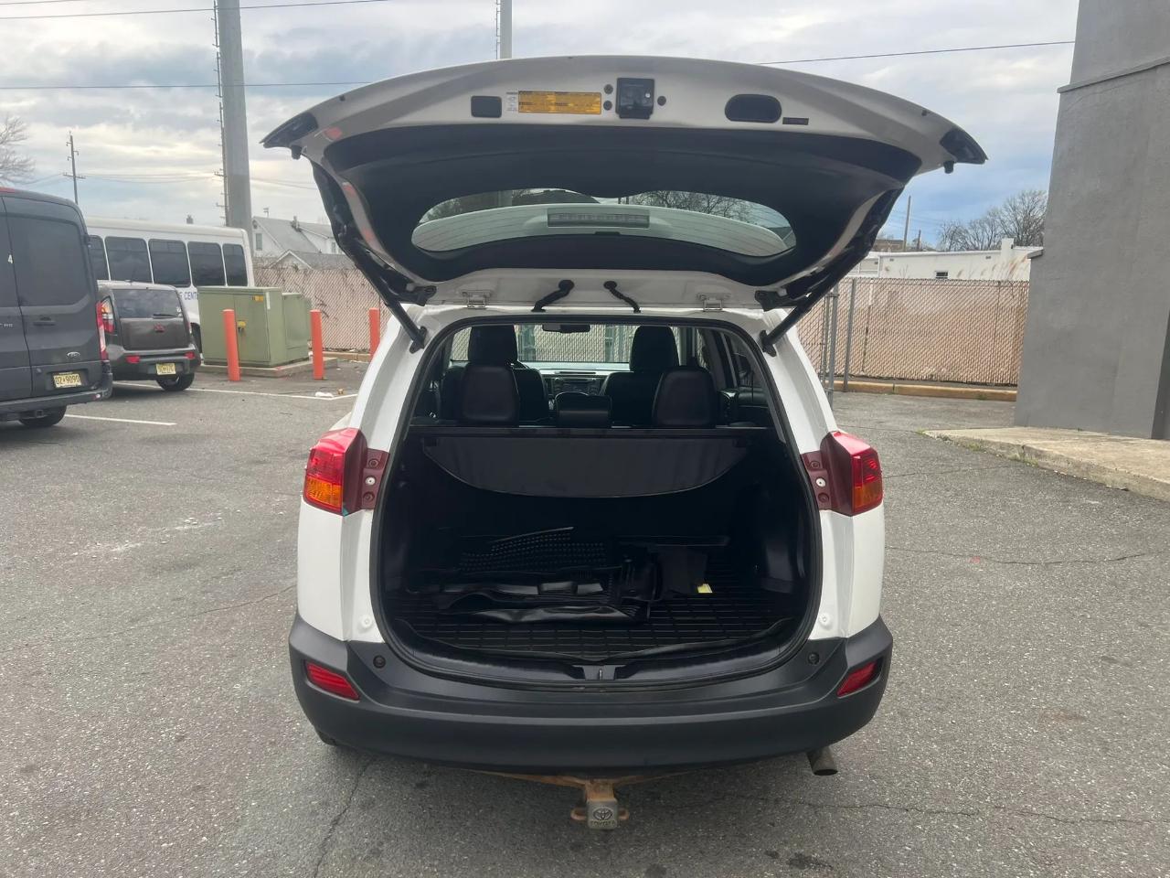 Toyota RAV4 AWD 4dr Limited (Natl) 2013