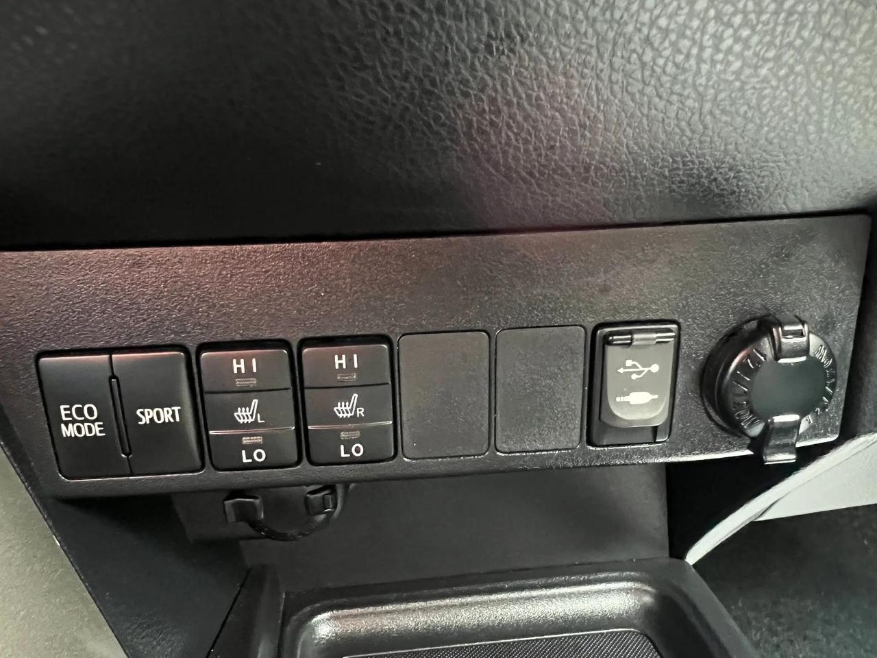 Toyota RAV4 AWD 4dr Limited (Natl) 2013