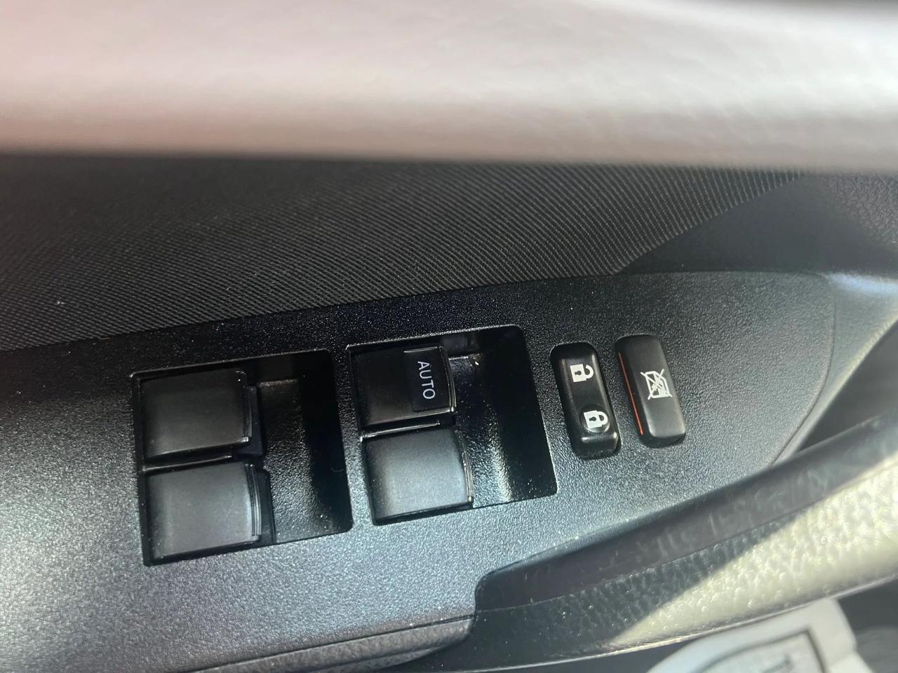 Toyota Corolla 4dr Sdn Auto LE (Natl) 2016