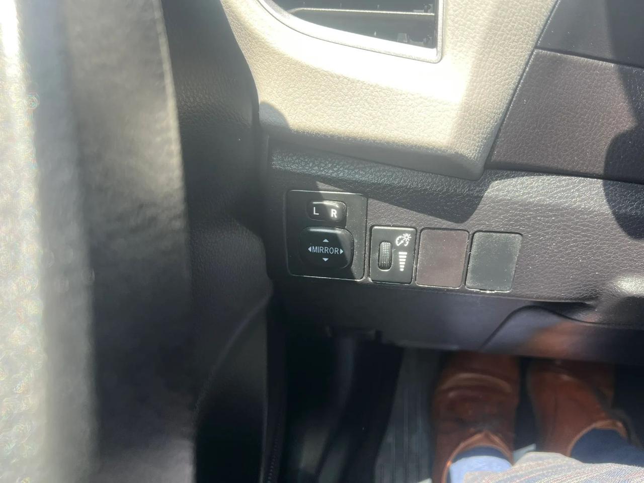 Toyota Corolla 4dr Sdn Auto LE (Natl) 2016