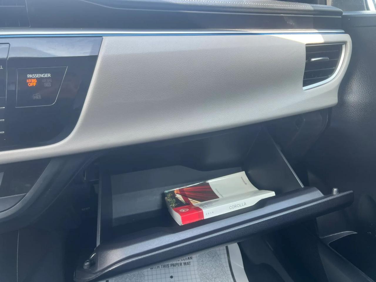 Toyota Corolla 4dr Sdn Auto LE (Natl) 2016