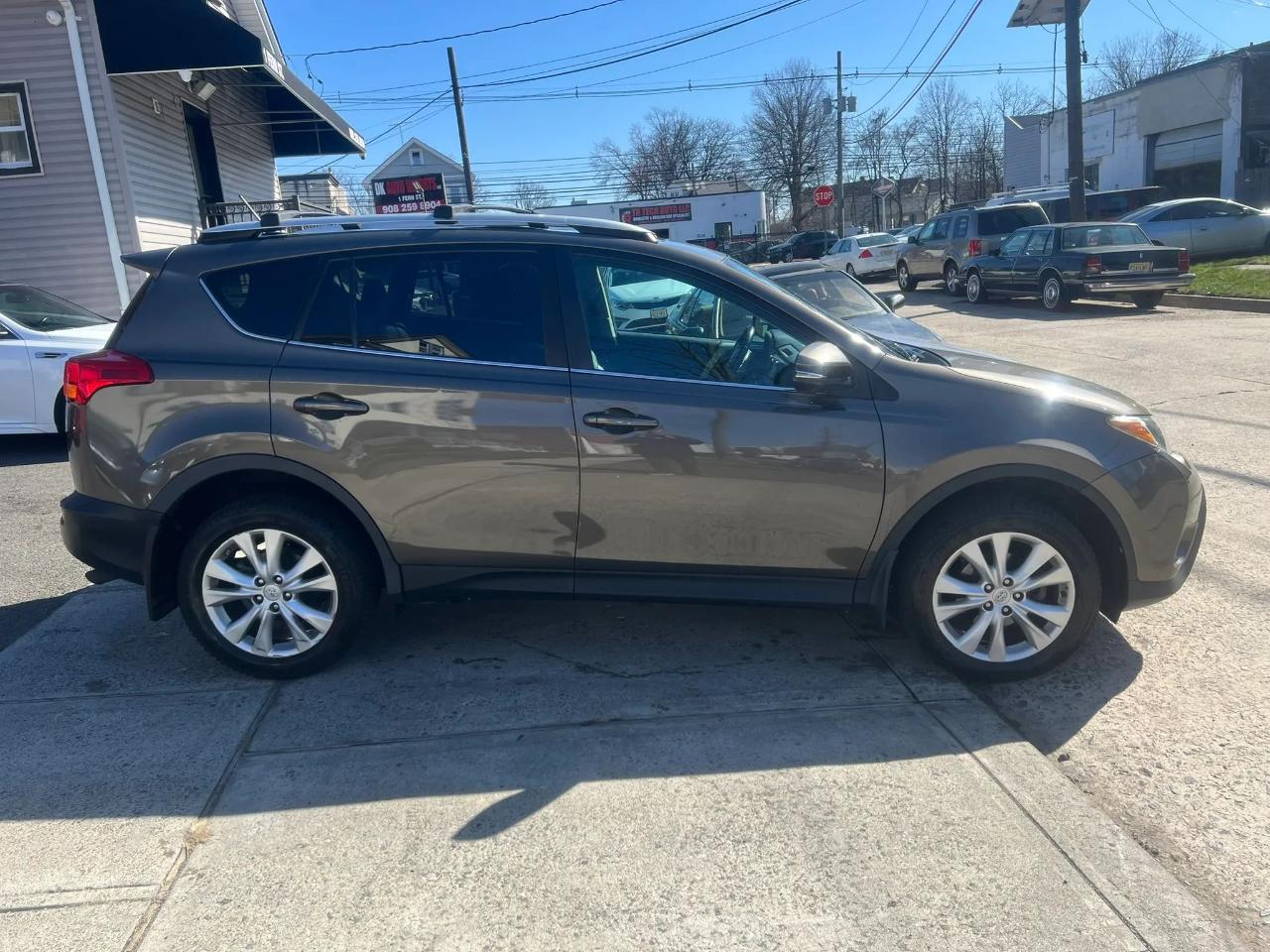 Toyota RAV4 AWD 4dr Limited (Natl) 2014