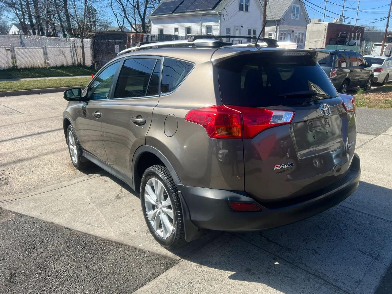 Toyota RAV4 AWD 4dr Limited (Natl) 2014