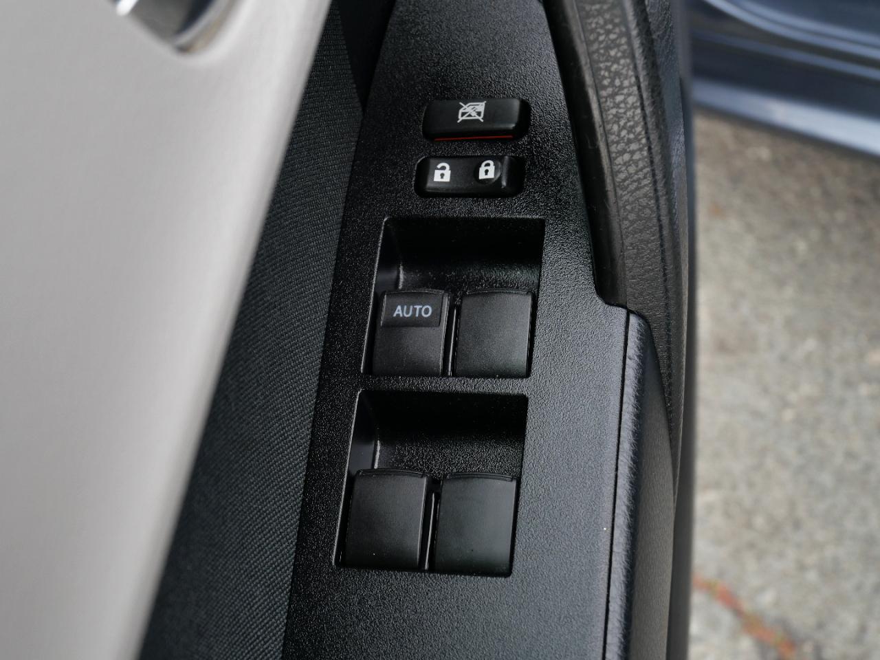 Toyota Corolla 4dr Sdn CVT LE Premium (Natl) 2014