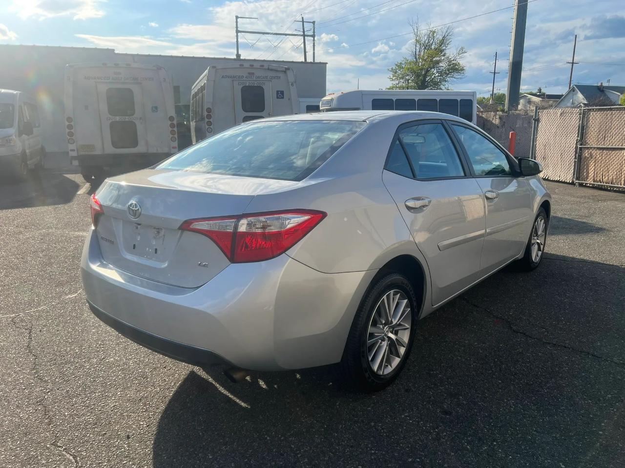 Toyota Corolla 4dr Sdn CVT LE Premium (Natl) 2014