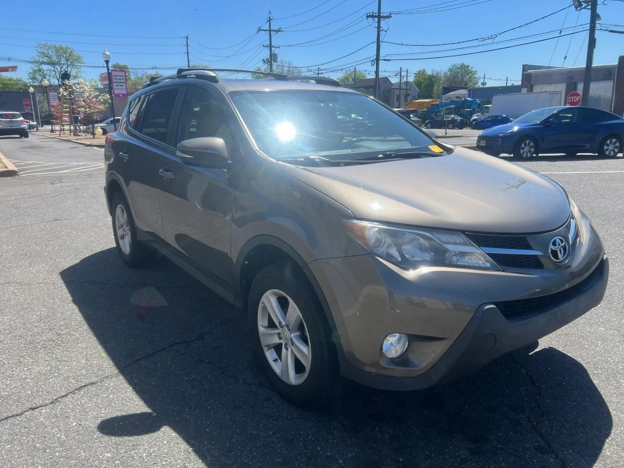 Toyota RAV4 FWD 4dr XLE (Natl) 2013