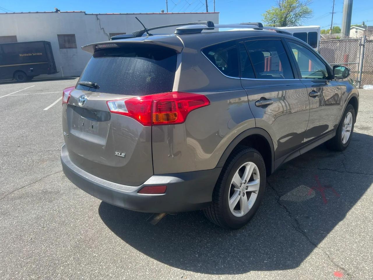 Toyota RAV4 FWD 4dr XLE (Natl) 2013