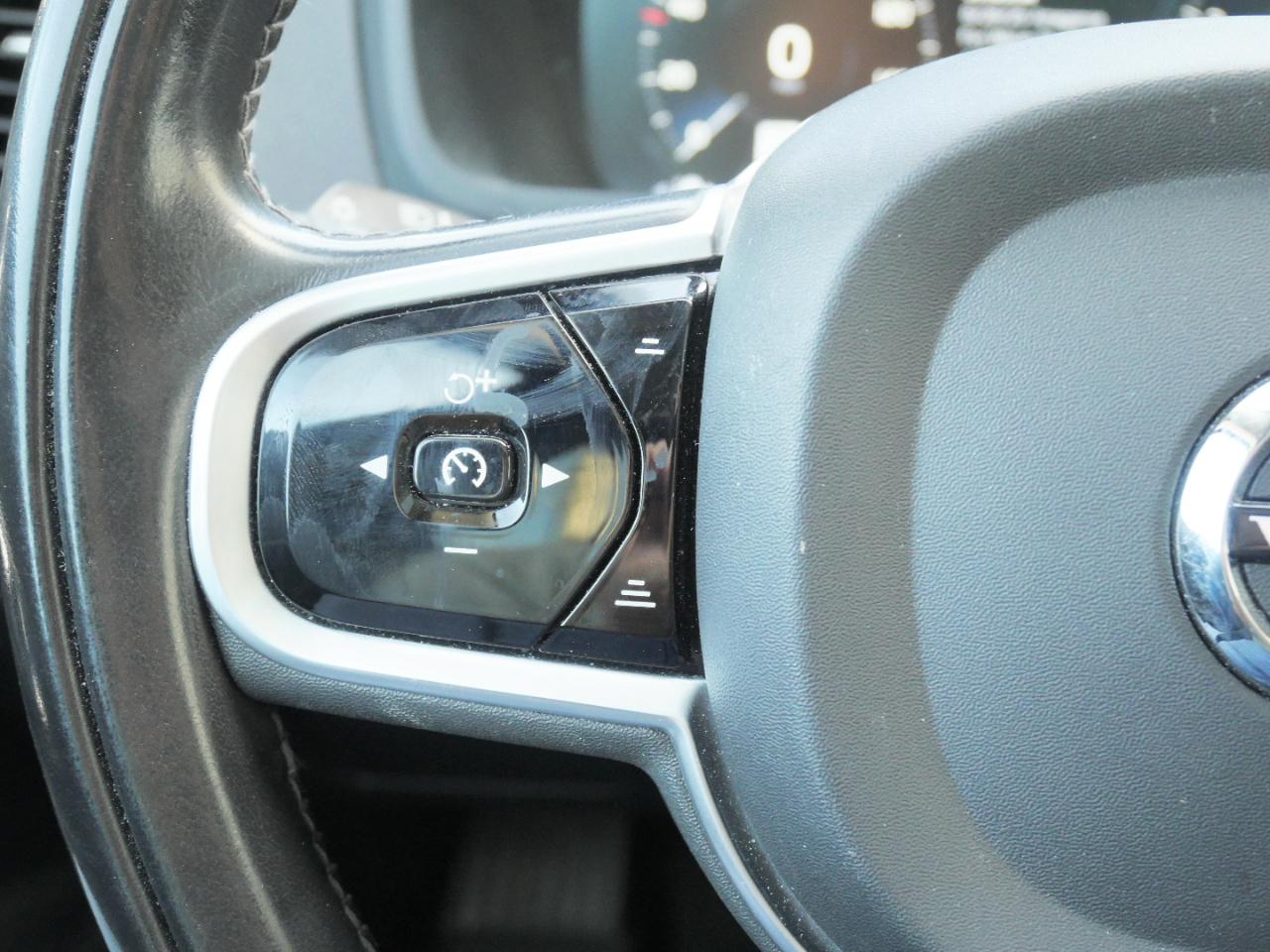 Volvo XC90 T6 AWD Momentum 7 Passenger 2020