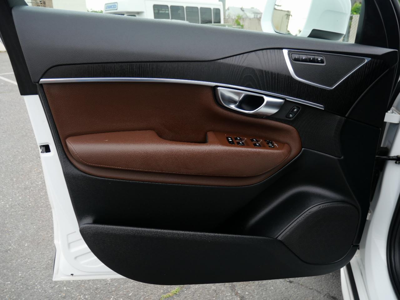 Volvo XC90 T6 AWD Momentum 7 Passenger 2020