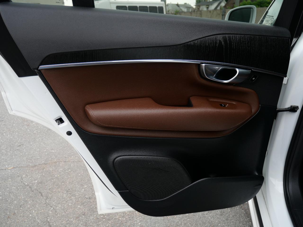 Volvo XC90 T6 AWD Momentum 7 Passenger 2020
