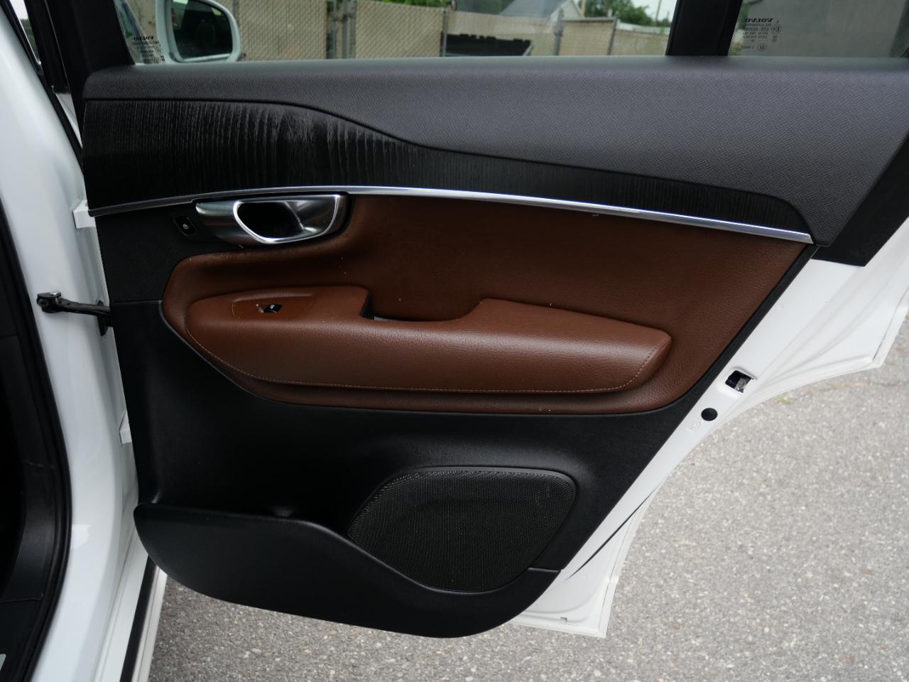 Volvo XC90 T6 AWD Momentum 7 Passenger 2020