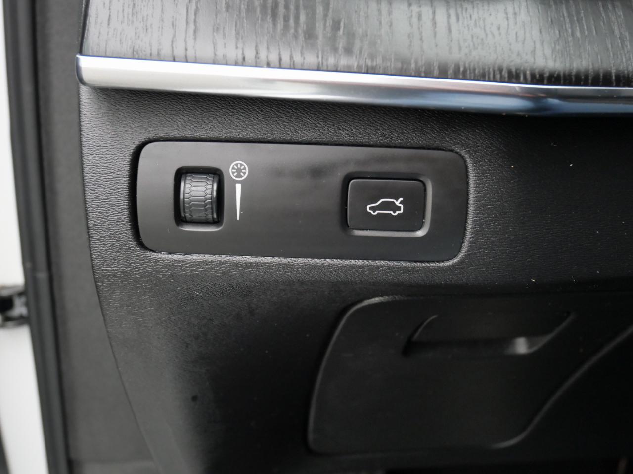 Volvo XC90 T6 AWD Momentum 7 Passenger 2020