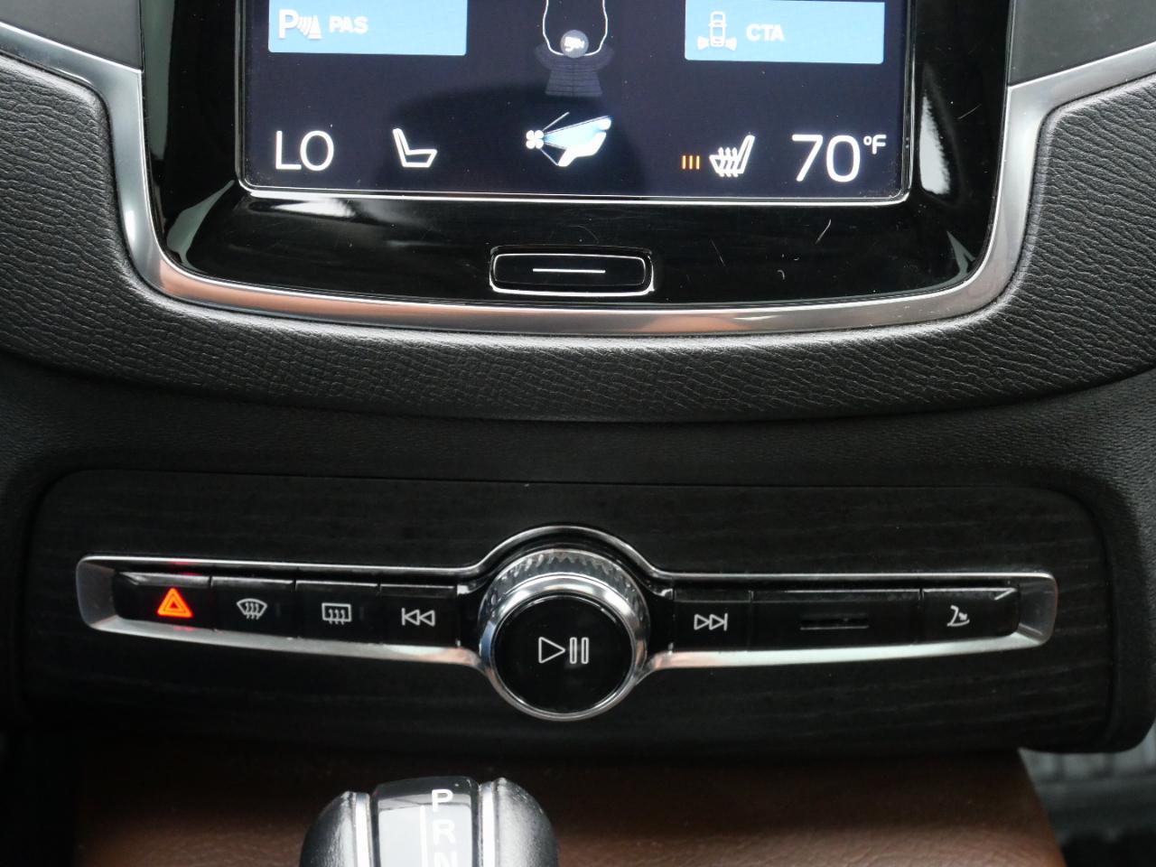 Volvo XC90 T6 AWD Momentum 7 Passenger 2020