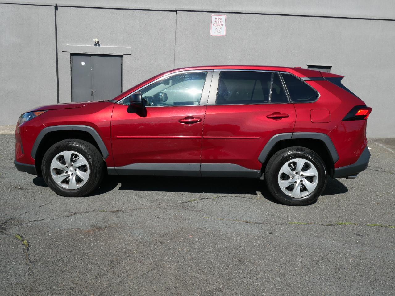 Toyota RAV4 LE AWD (Natl) 2022