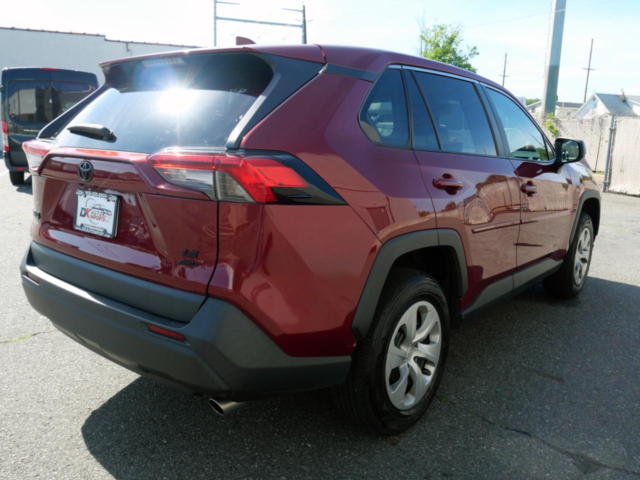 Toyota RAV4 LE AWD (Natl) 2022