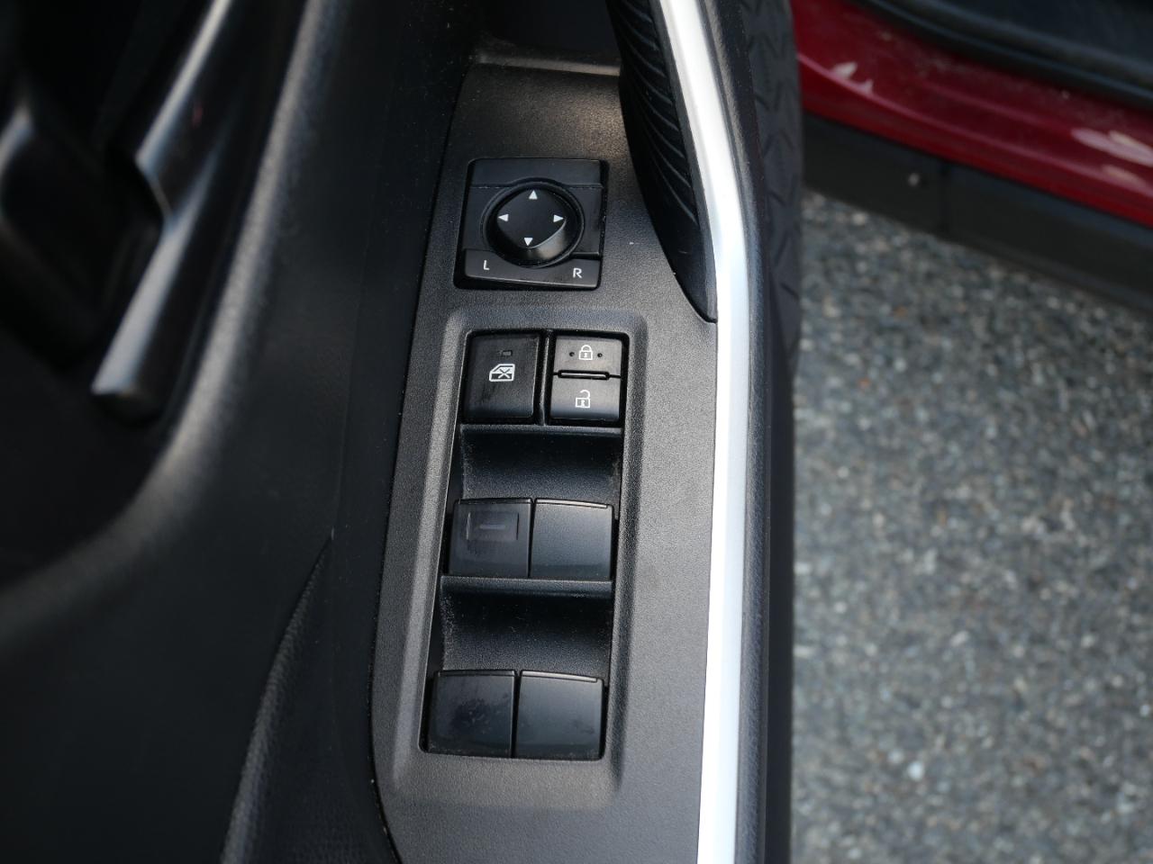 Toyota RAV4 LE AWD (Natl) 2022