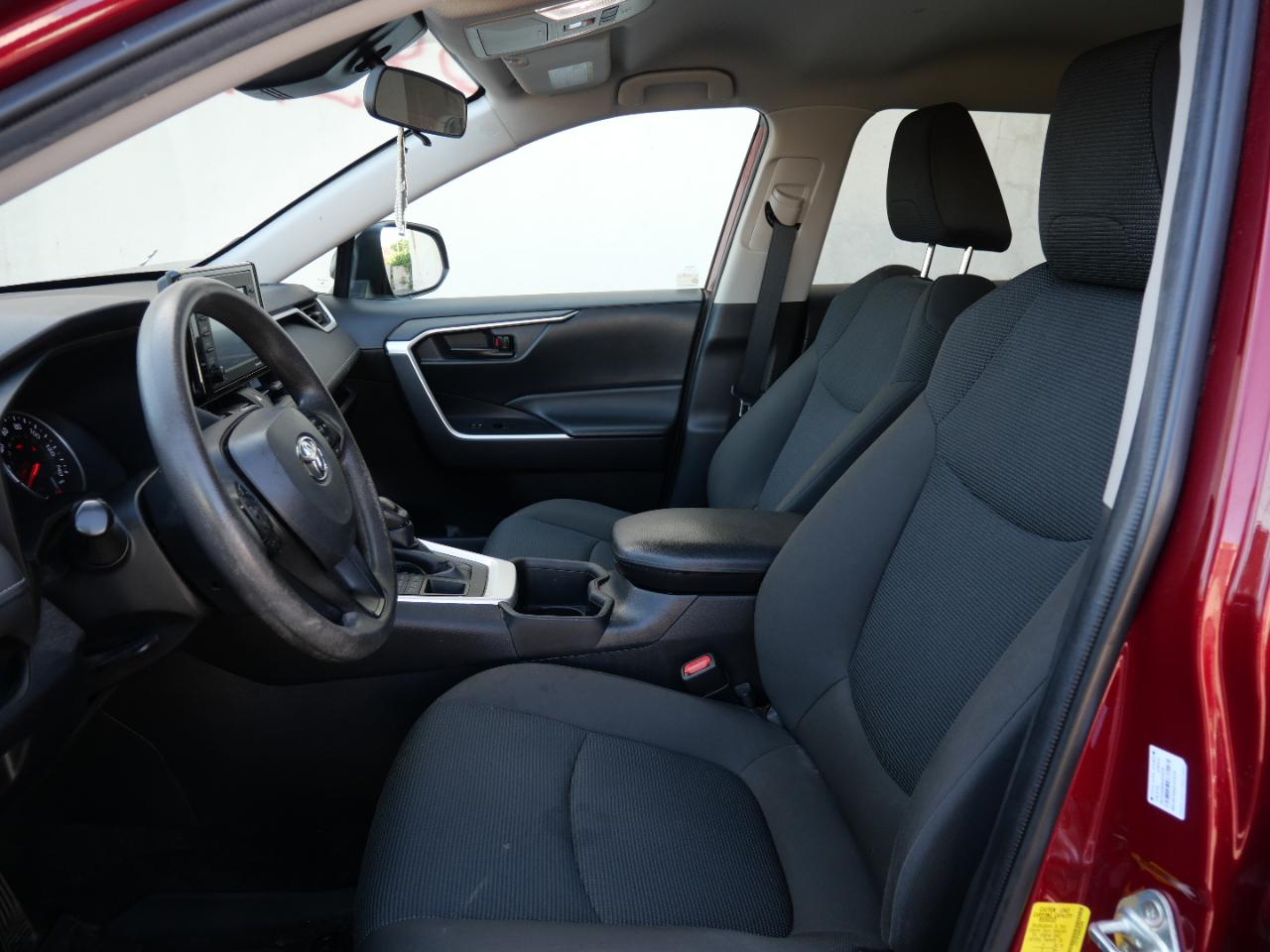 Toyota RAV4 LE AWD (Natl) 2022