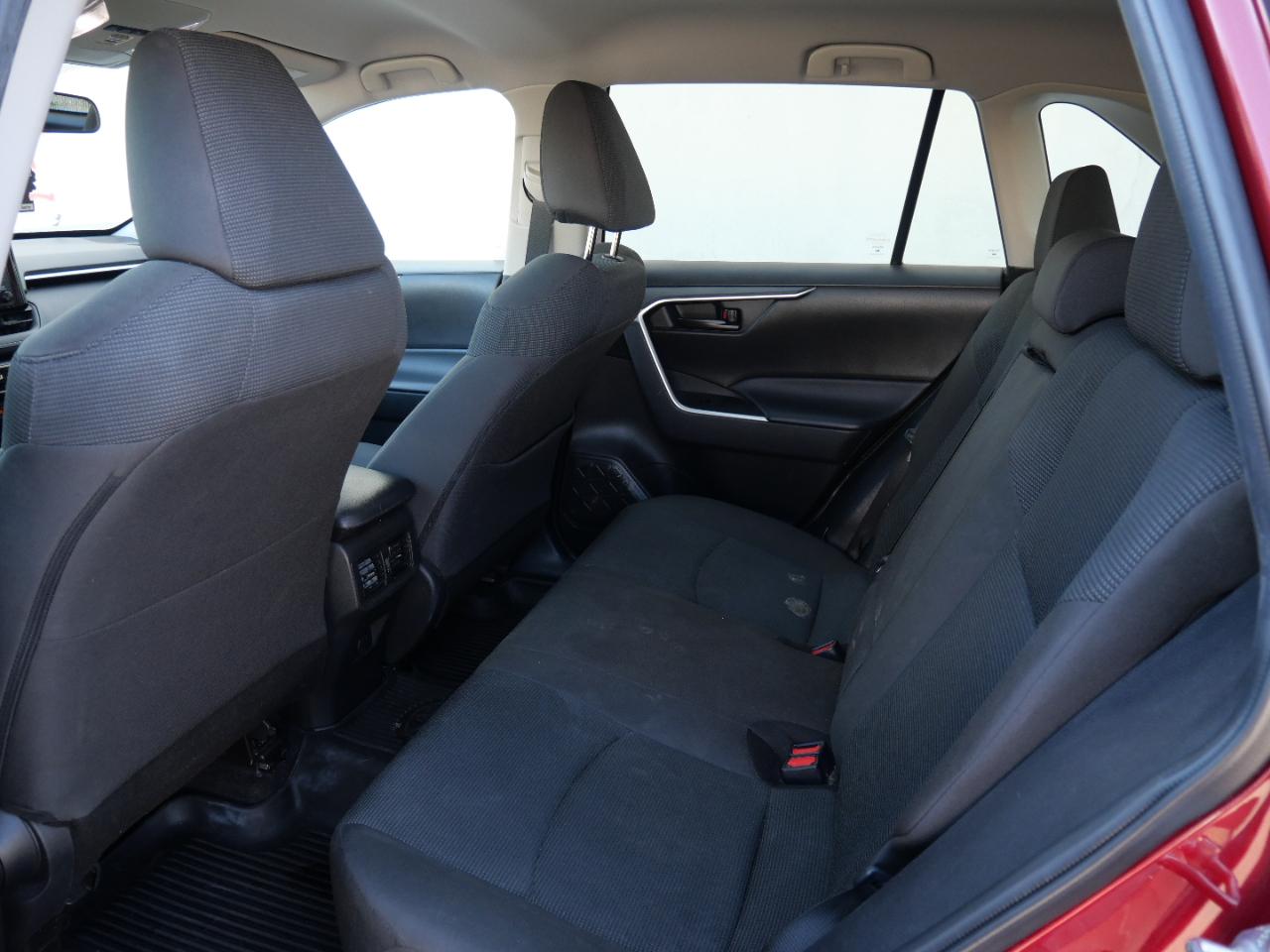 Toyota RAV4 LE AWD (Natl) 2022