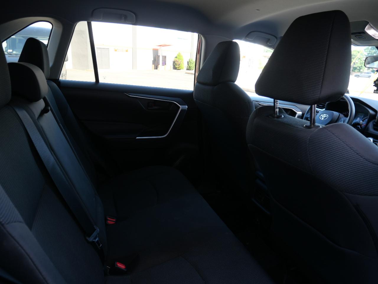 Toyota RAV4 LE AWD (Natl) 2022