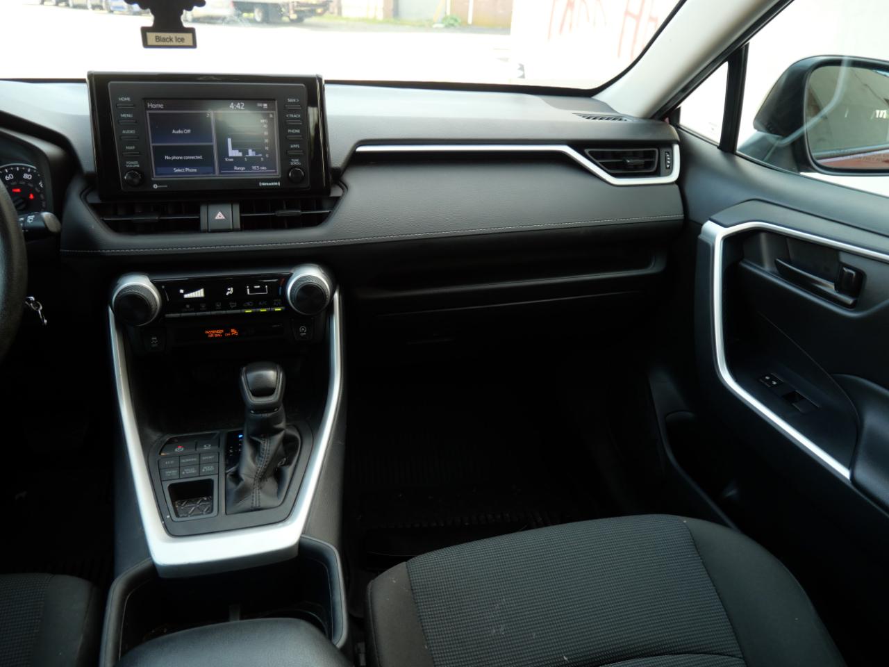 Toyota RAV4 LE AWD (Natl) 2022
