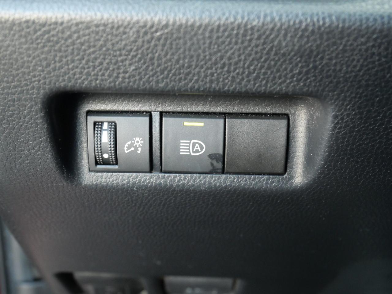 Toyota RAV4 LE AWD (Natl) 2022