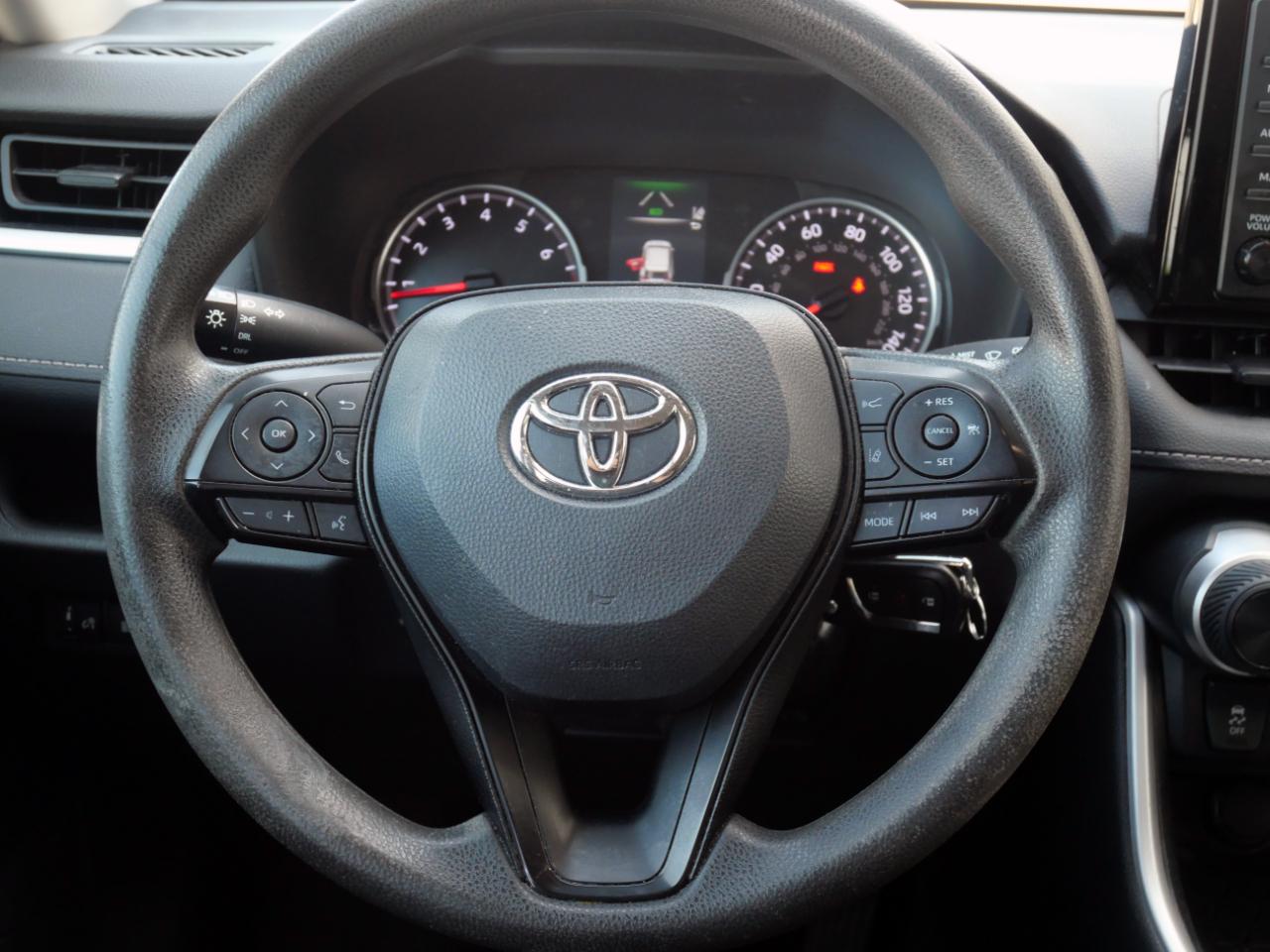 Toyota RAV4 LE AWD (Natl) 2022