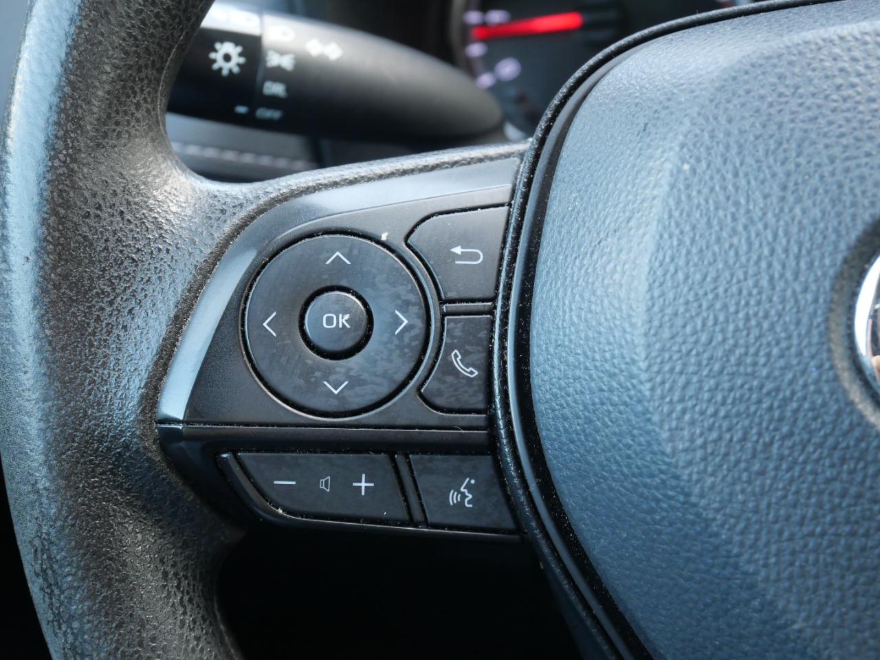 Toyota RAV4 LE AWD (Natl) 2022