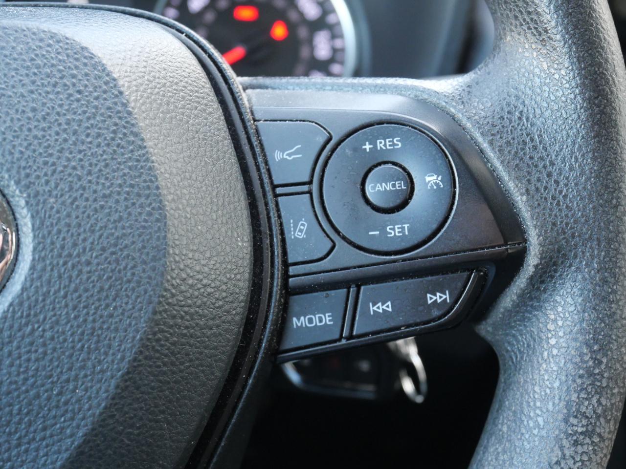 Toyota RAV4 LE AWD (Natl) 2022