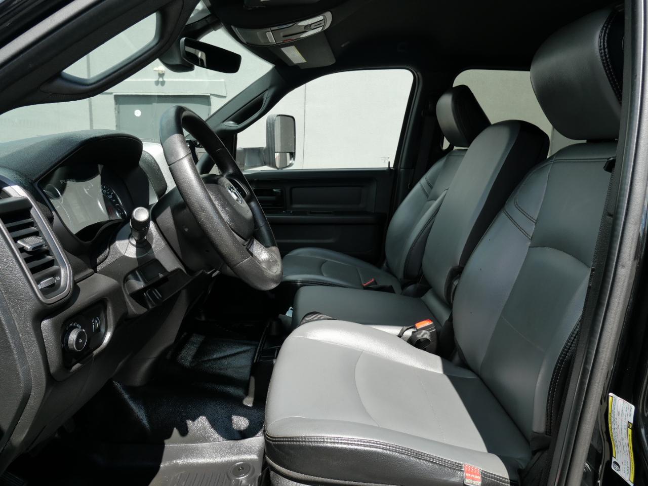 RAM 3500 Tradesman 4x4 Crew Cab 8' Box 2022