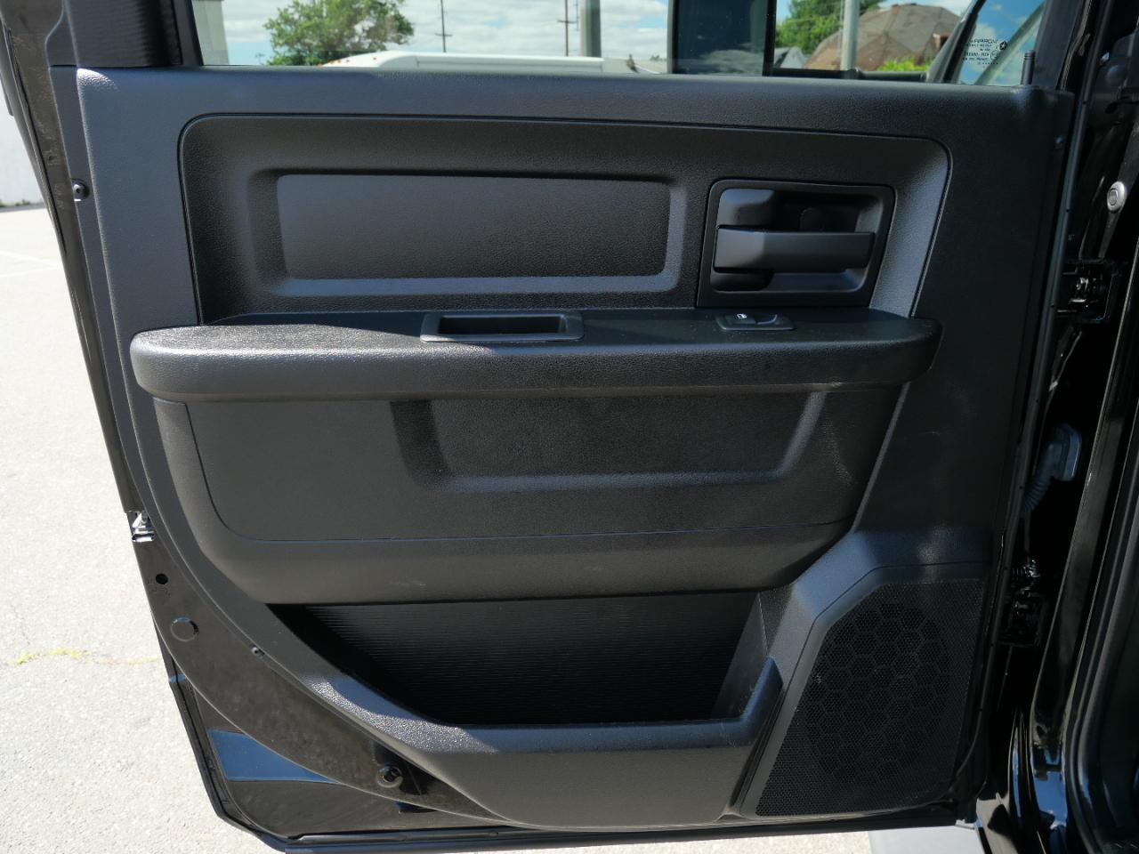 RAM 3500 Tradesman 4x4 Crew Cab 8' Box 2022