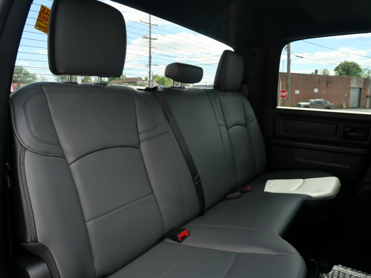 RAM 3500 Tradesman 4x4 Crew Cab 8' Box 2022