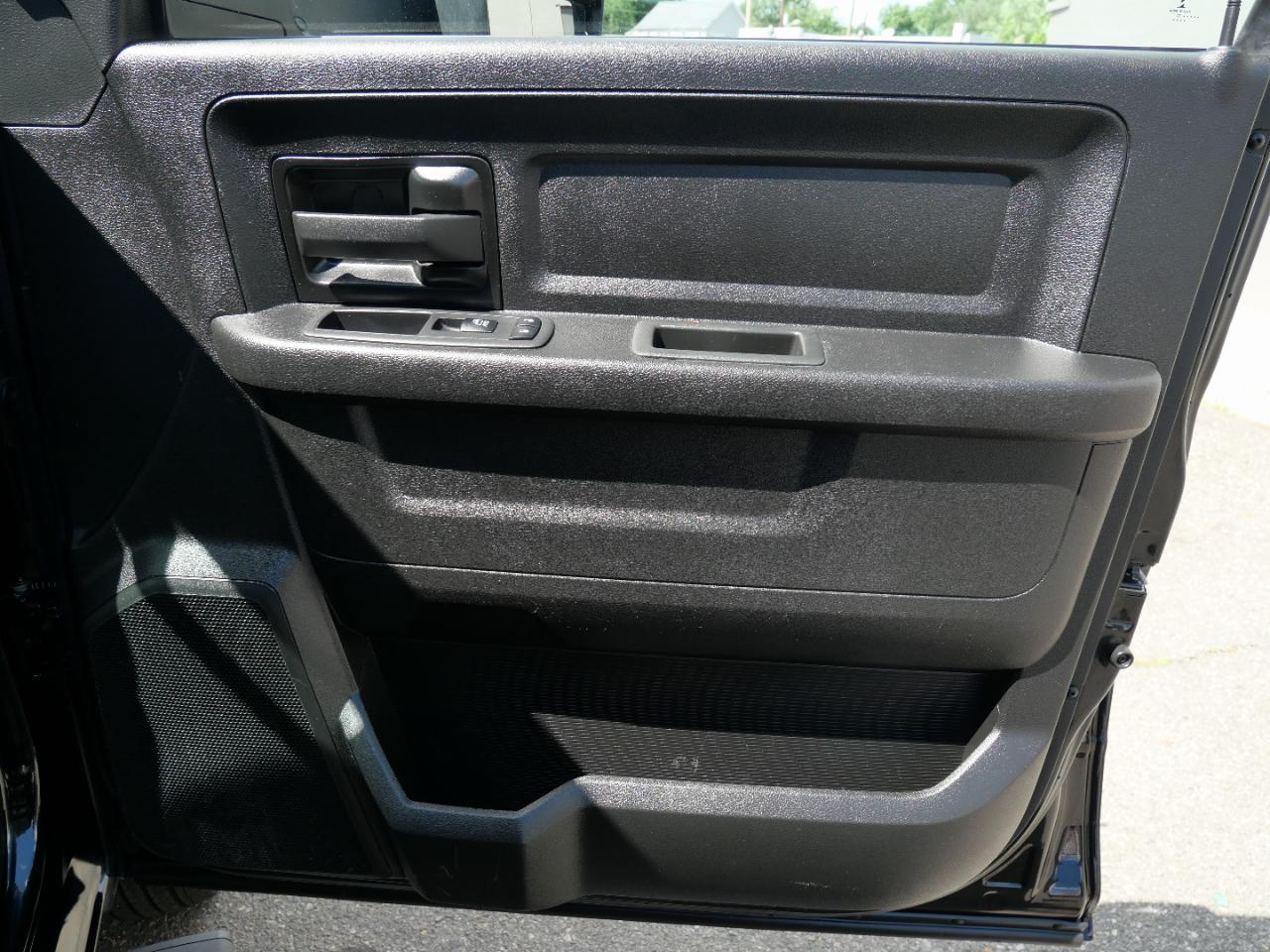 RAM 3500 Tradesman 4x4 Crew Cab 8' Box 2022