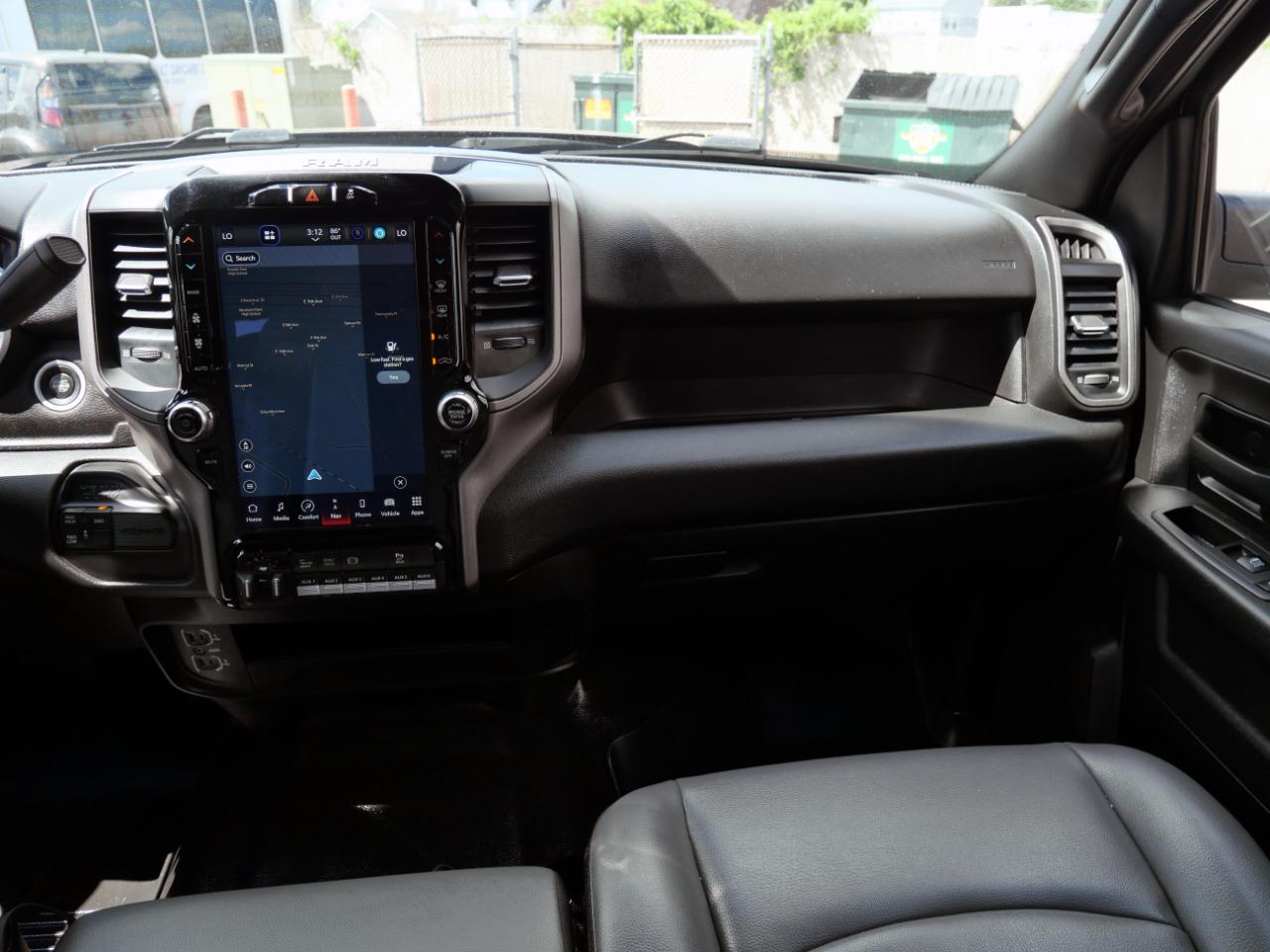 RAM 3500 Tradesman 4x4 Crew Cab 8' Box 2022