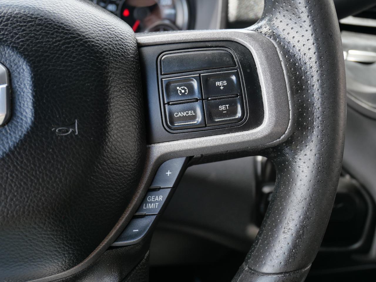 RAM 3500 Tradesman 4x4 Crew Cab 8' Box 2022