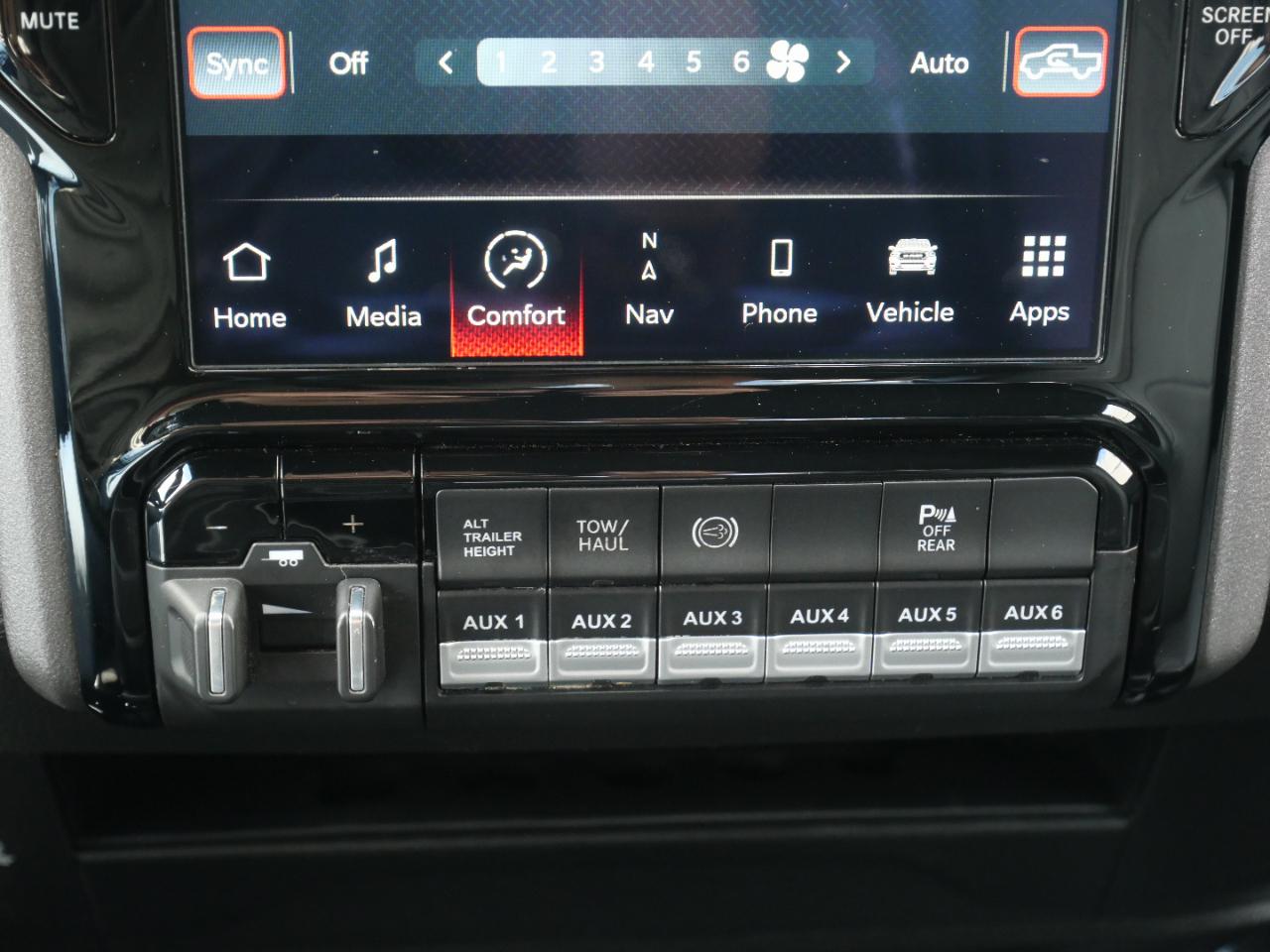 RAM 3500 Tradesman 4x4 Crew Cab 8' Box 2022