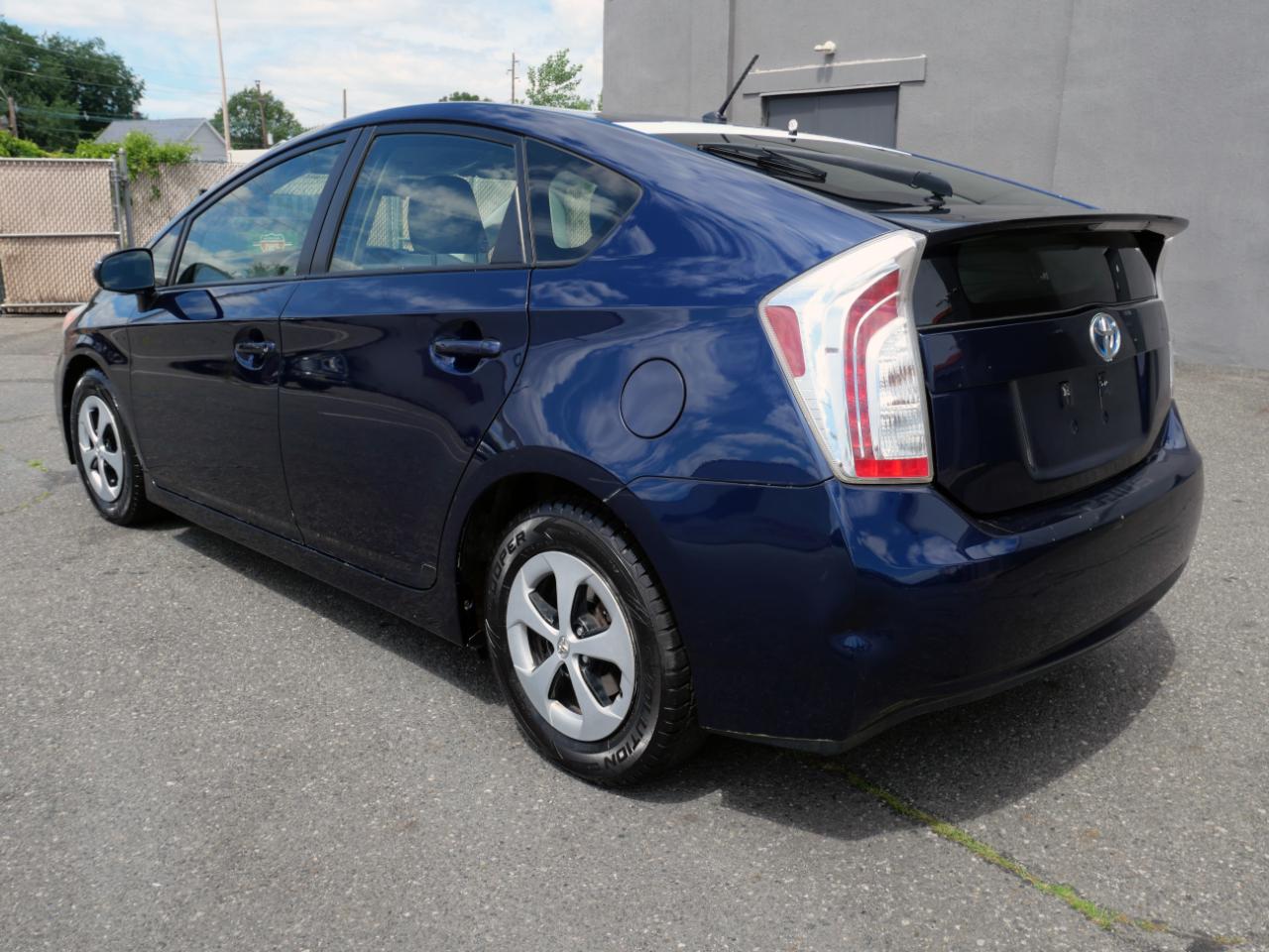 Toyota Prius 5dr HB Three (Natl) 2014