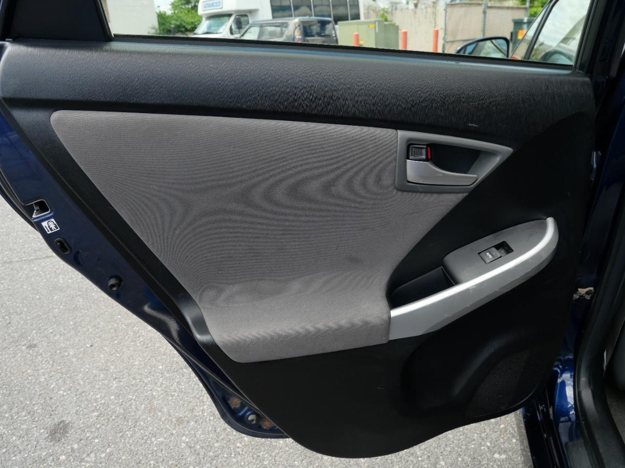 Toyota Prius 5dr HB Three (Natl) 2014