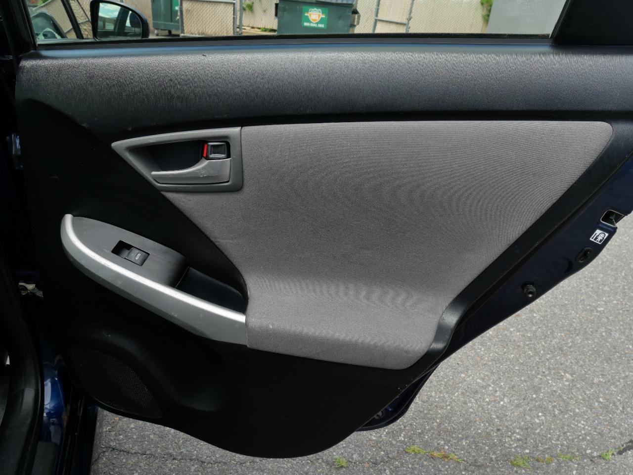 Toyota Prius 5dr HB Three (Natl) 2014