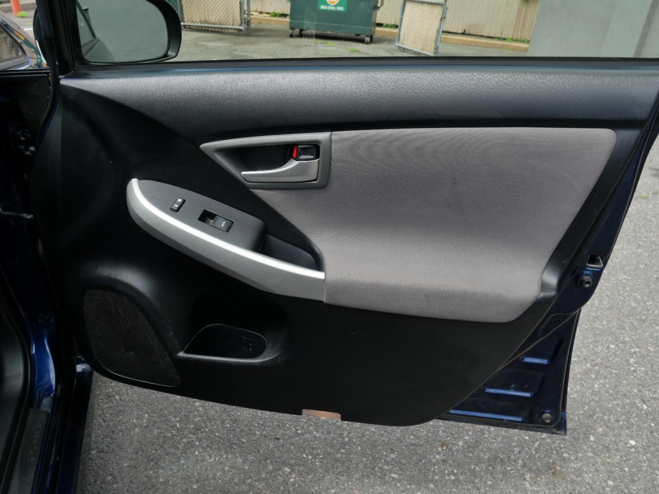 Toyota Prius 5dr HB Three (Natl) 2014