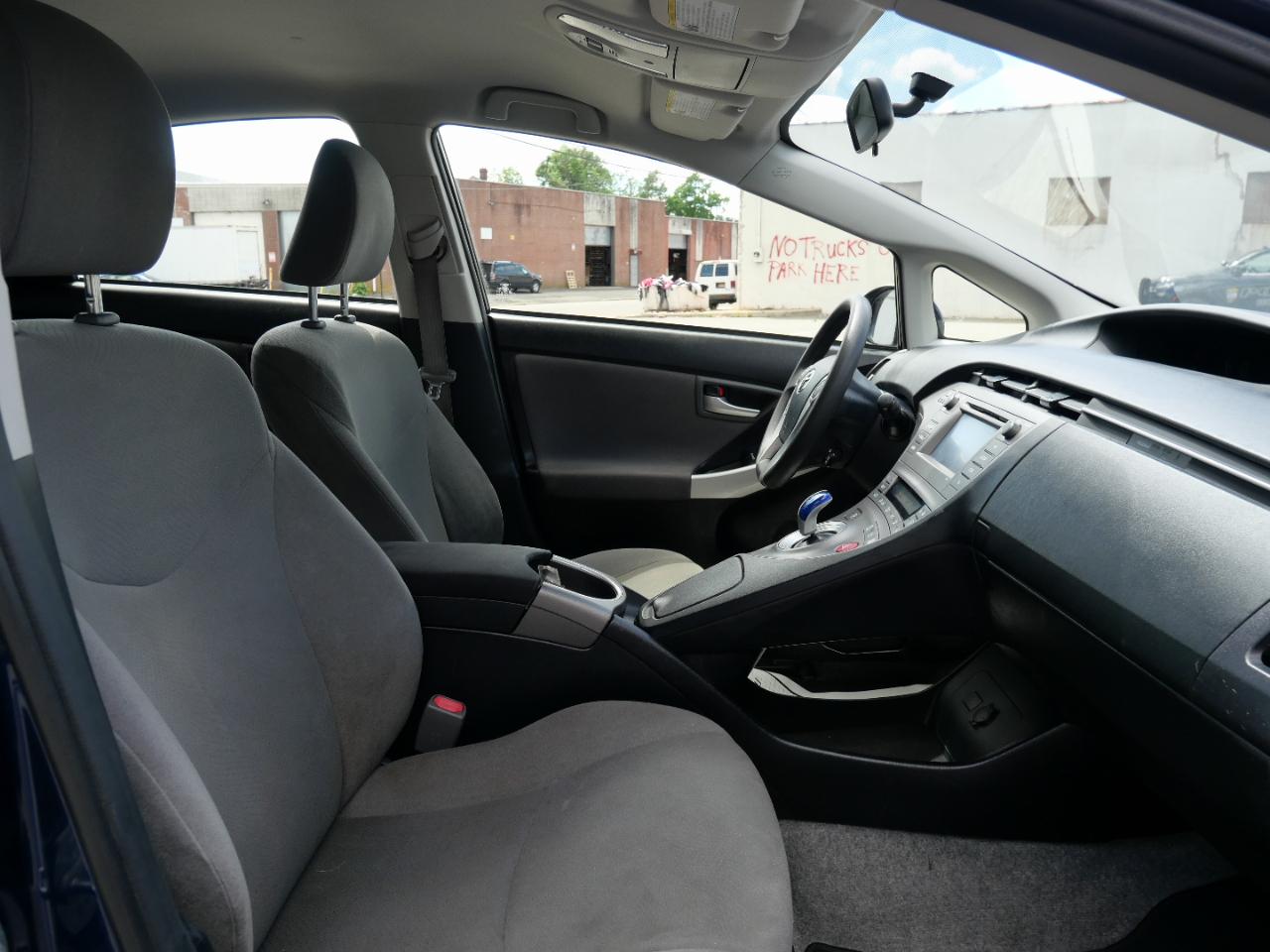 Toyota Prius 5dr HB Three (Natl) 2014